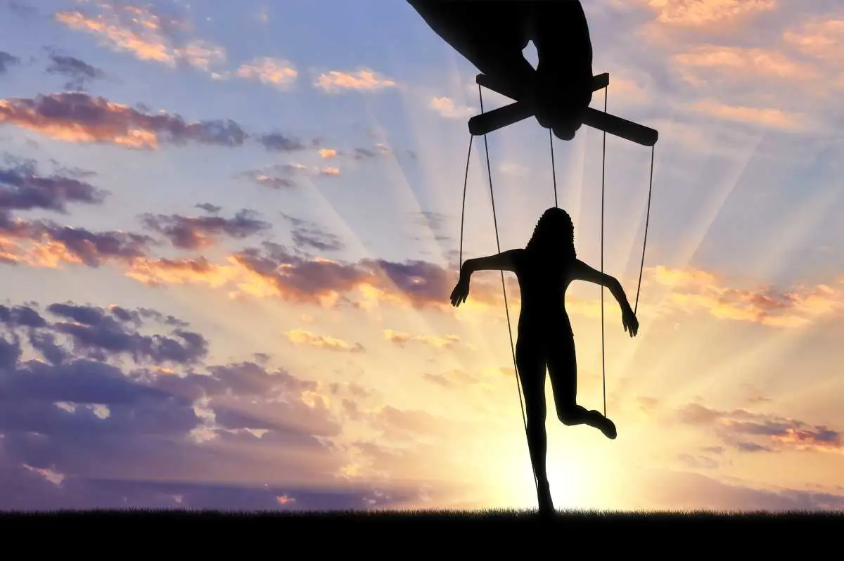 συναισθηματικη χειραγώγηση